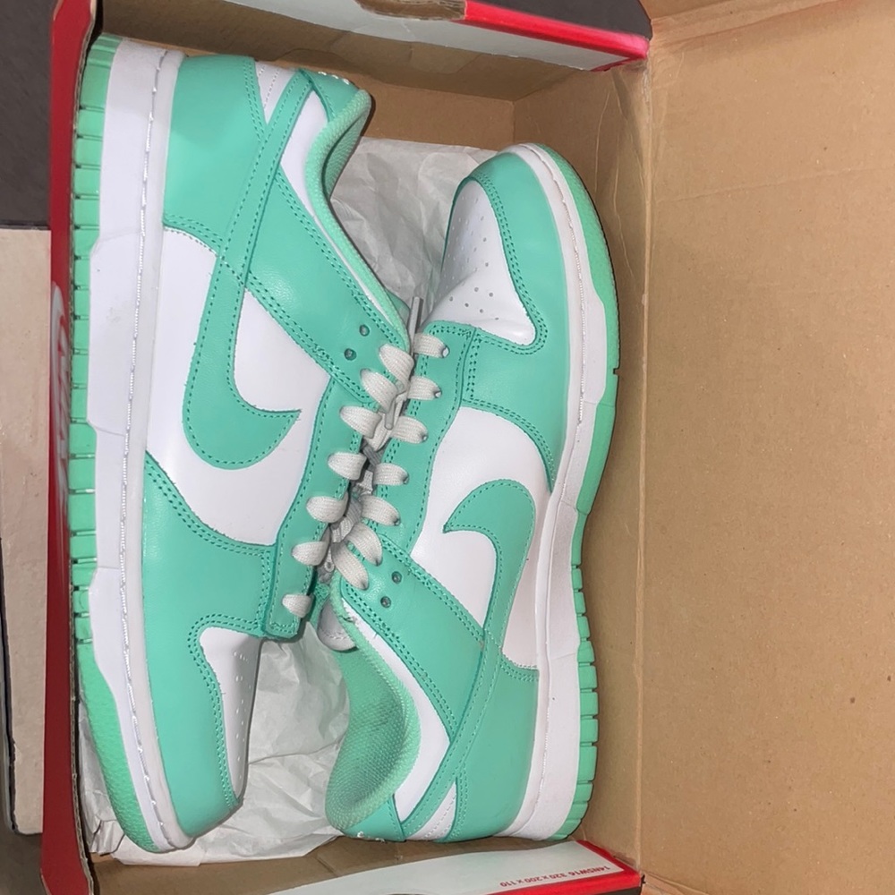 Nike Dunk Low Green Glow Size 9 VNDS